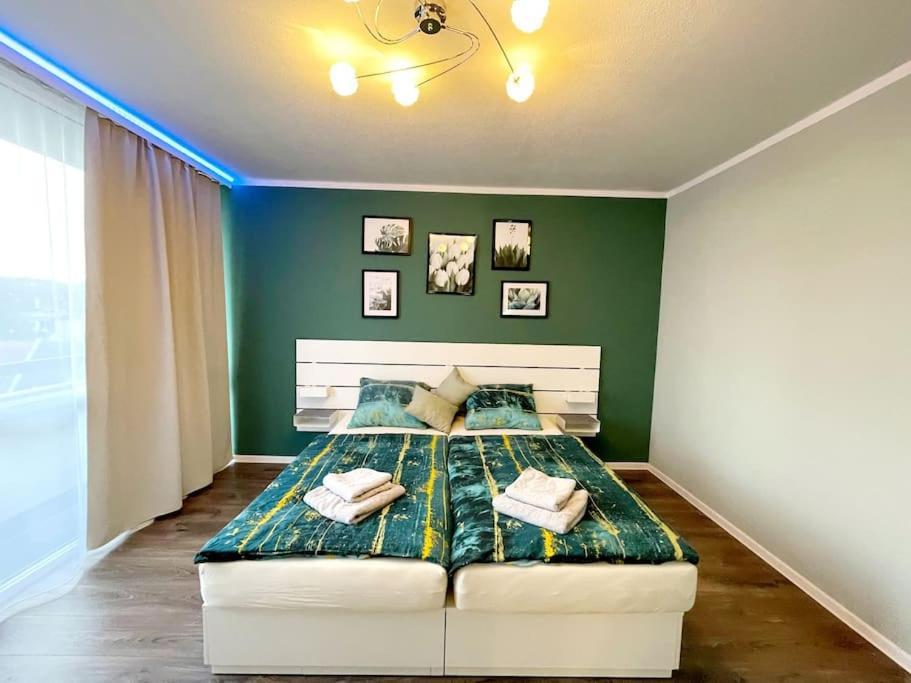 Grosse 3-Zimmer Wohnung, Zentrale Lage. Mülheim an der Ruhr Exterior foto