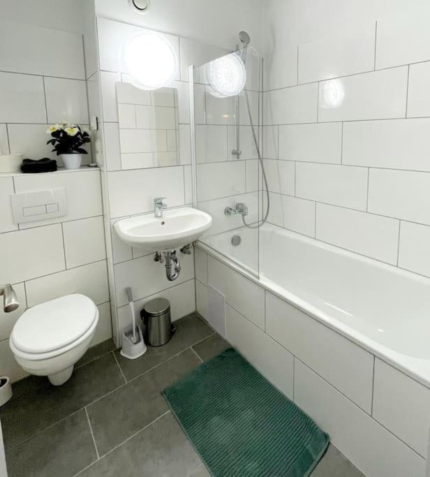 Grosse 3-Zimmer Wohnung, Zentrale Lage. Mülheim an der Ruhr Exterior foto