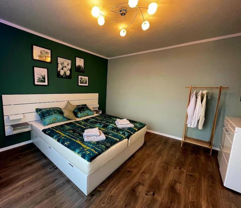 Grosse 3-Zimmer Wohnung, Zentrale Lage. Mülheim an der Ruhr Exterior foto