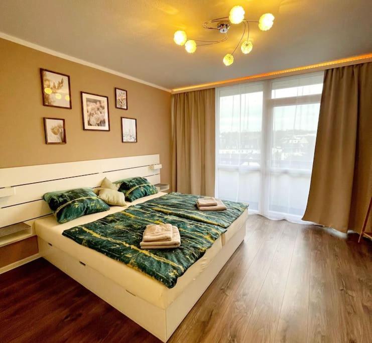 Grosse 3-Zimmer Wohnung, Zentrale Lage. Mülheim an der Ruhr Exterior foto