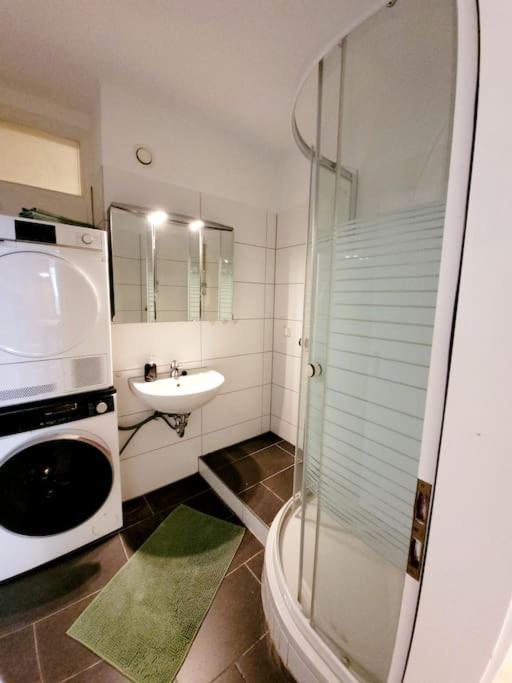 Grosse 3-Zimmer Wohnung, Zentrale Lage. Mülheim an der Ruhr Exterior foto